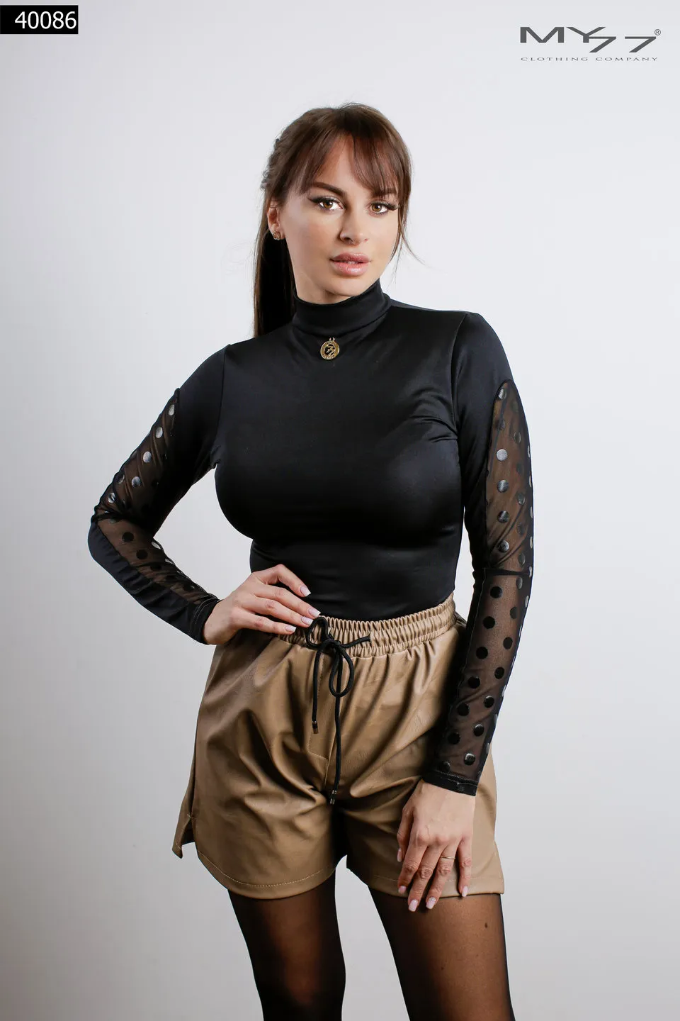 MY77 Fekete tüllbetétes felső – 40086