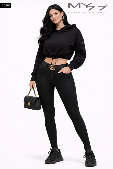 MY77 40170 fekete, kapucnis crop pulóver (másolat)